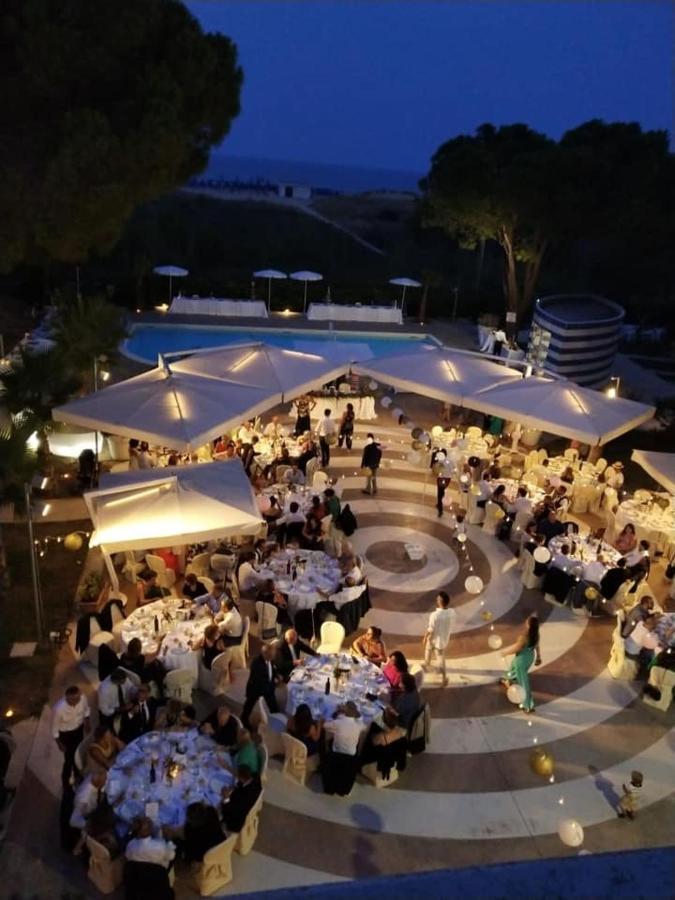 Hotel Perrozzi Vasto Exterior photo