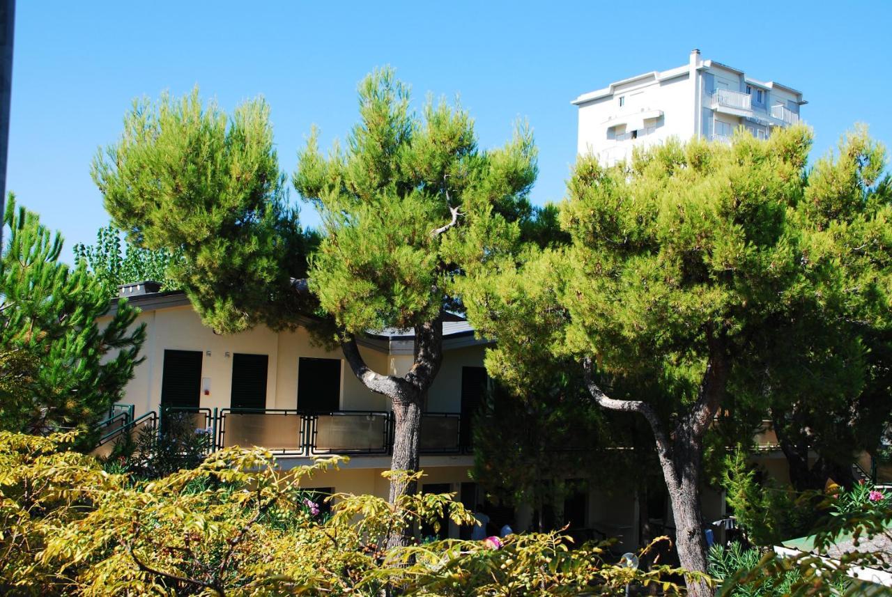 Hotel Perrozzi Vasto Exterior photo