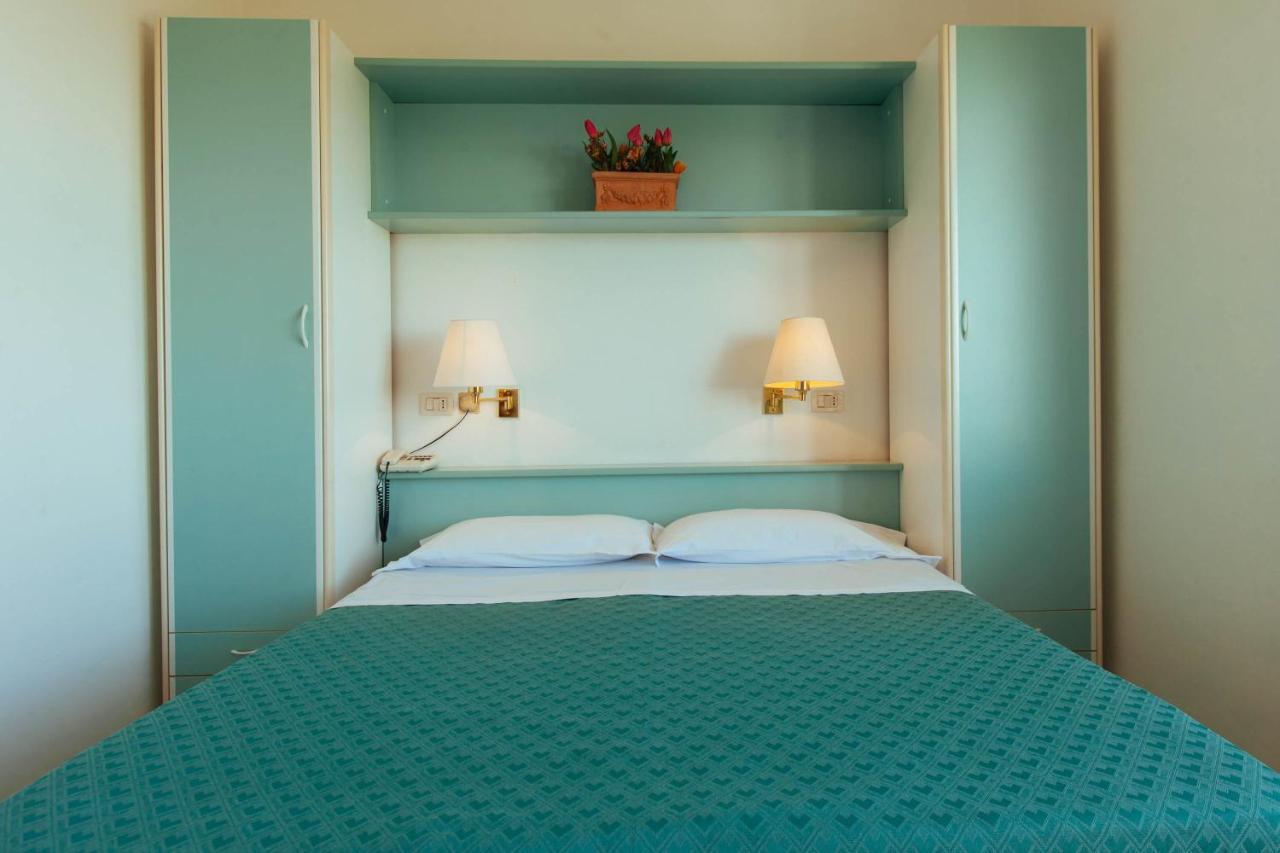Hotel Perrozzi Vasto Room photo